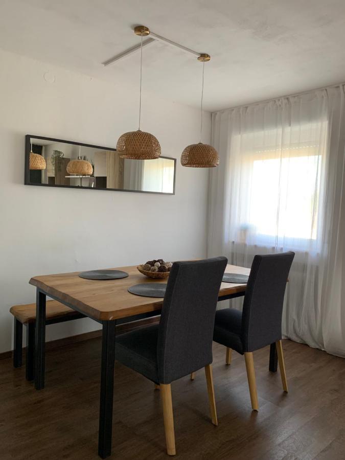 Gemuetliches & Schoenes Apartment Ichenhausen Ngoại thất bức ảnh