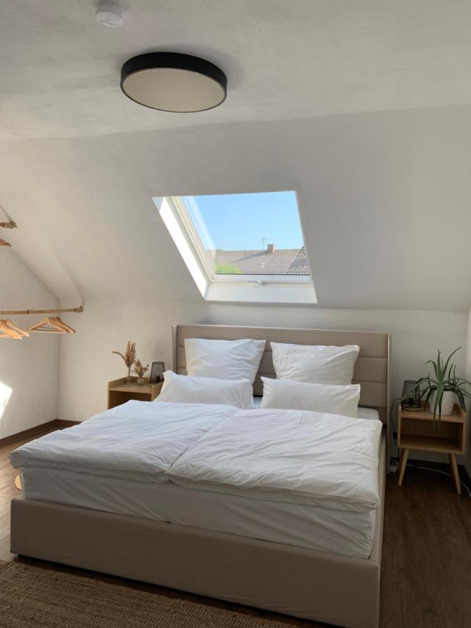 Gemuetliches & Schoenes Apartment Ichenhausen Ngoại thất bức ảnh